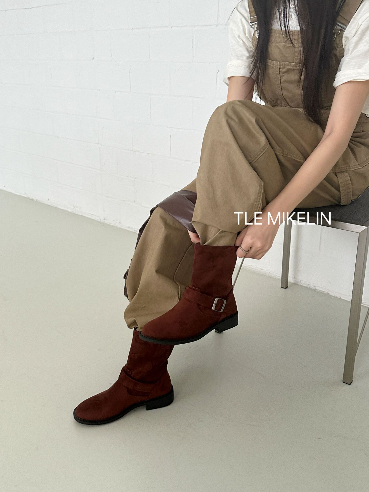 

2025 New Giant Skinny~ Sleeve Fashion Short Boots Thick-soled Western Boots Women s Round Head Versatile Smoke 39