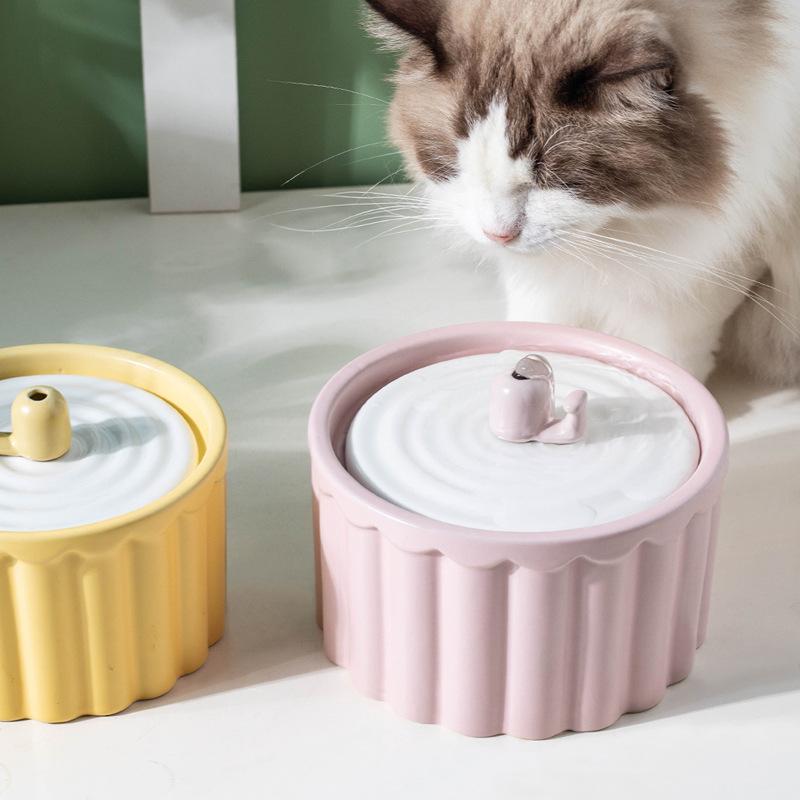 Cat Water Dispenser Ceramic Automatic Circulating Water Dispenser Kitten Flow Basin Pet Water Feeder Dog Does Not Wet Mouth
