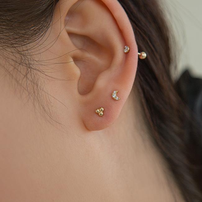 Lunne 14K Three-Ball Piercing Earrings (14K Gold) S17