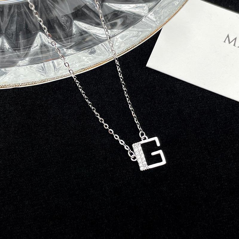 Banyan Tree S925 Silver Alphabet Necklace: Women's Summer Diamond Pendant with 26 English Letters Elegantly Designed.