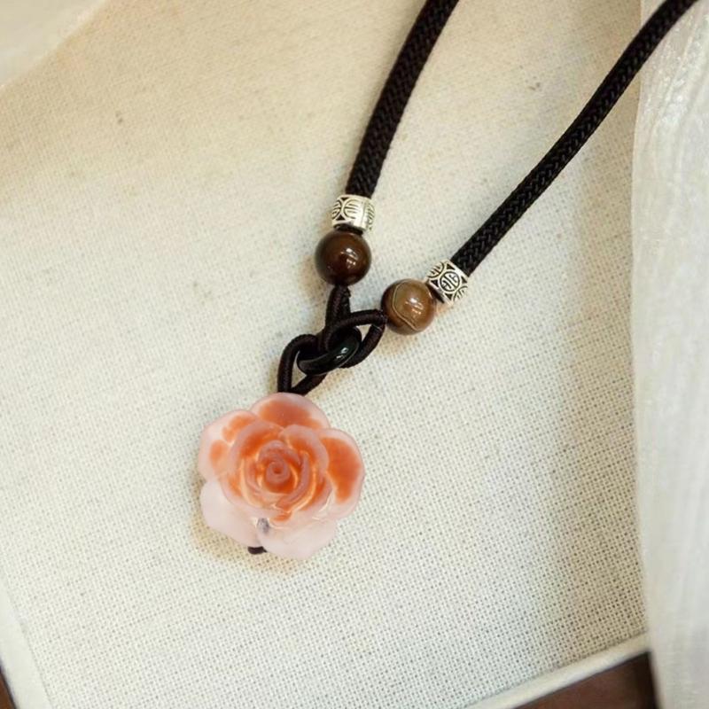Kwiatowy naszyjnik na obojczyk z wisiorkiem kamelii Stylowy pleciony sznurkowy naszyjnik z kamelią Biżuteria dla kobiet Dziewczyny