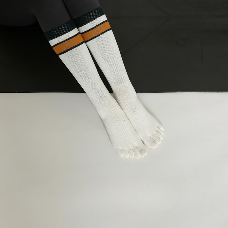 

Женские осенне-зимние теплые полосатые нескользящие носки с пятью пальцами для пилатеса, йоги и домашних тренировок 1 pair белый