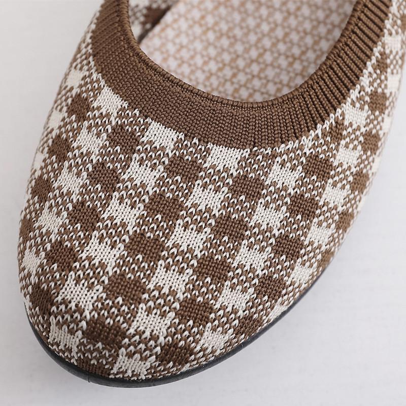 Breathable and Comfortable Old Beijing Cloth Shoes, Casual Slip-on Shoes for Women, Mother's Shoes, Fashionable Flying Woven Cloth Shoes