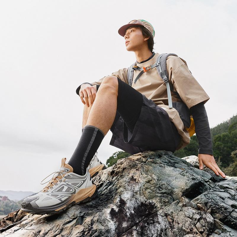 Li Ning Yijie 2.0 V2 Pohodlné Všestranné Tlumení Nárazů Odolné proti Opotřebení Protiskluzové Nízké Turistické Boty Unisex Turistické Boty Světle Šedé AHTV001-4