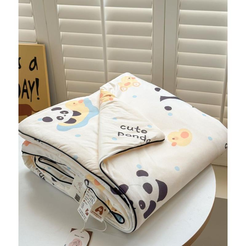 Lightweight Knitted Comforter Cute Cartoon Pattern Skin Friendly Thin Summer Quilt Air Conditioner Duvet for Home