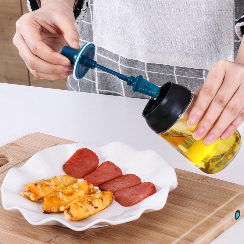 Moisture-Proof Lid Seasoning Jar with Integrated Spoon for Kitchen Use