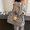 Leopard Print Canvas Bag Women's Large-capacity Tote Bag 2025 New Mommy Bag Portable Commuter Bag Trendy Versatile Shoulder Bag