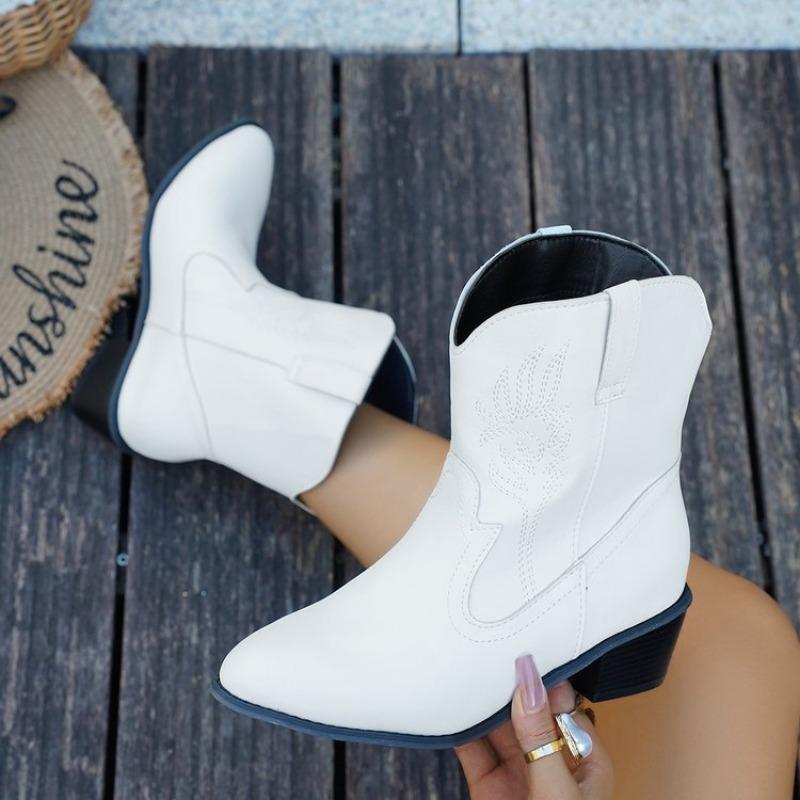 Large Size Thick Heel Short Boots Women's Autumn and Winter New Embroidery Fashion Western Cowboy Short Boots Women