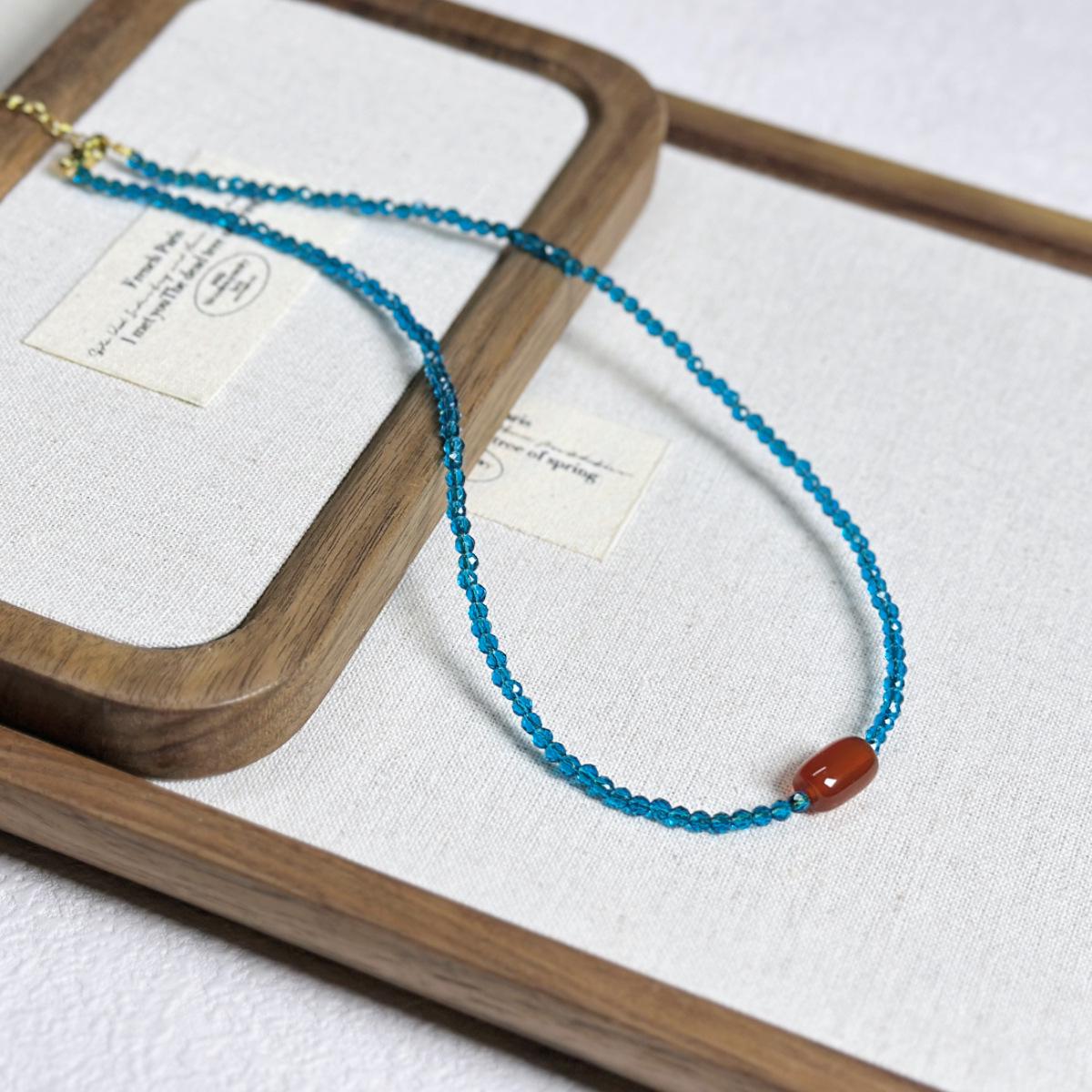 

Women s Retro Red Agate Beaded Clavicle Necklace - Versatile, High-End Design