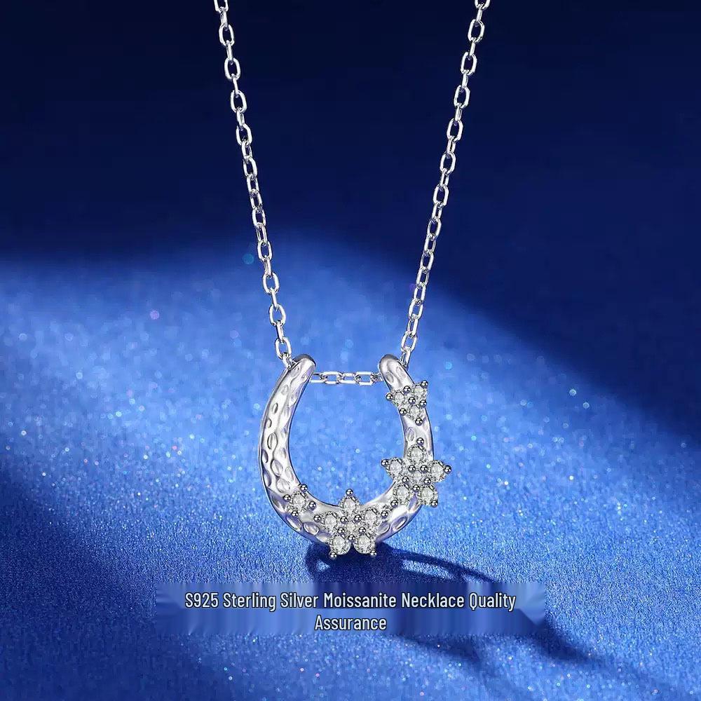 Exquisite S925 Sterling Silver Moissanite Horseshoe Wreath Necklace for Women - Luxurious, Fashionable, and Elegant Design.