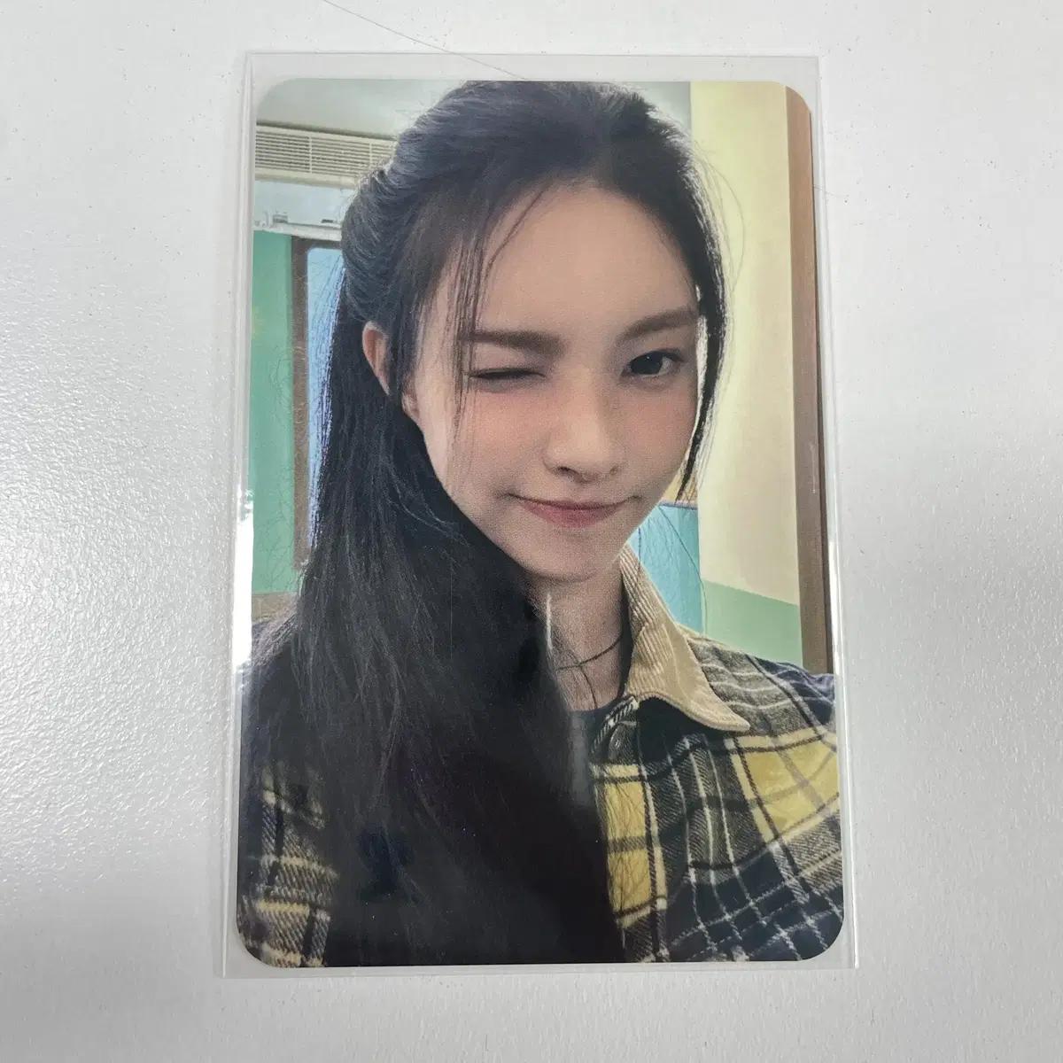 

Eyelet Yoona Super Realme Magnetic Blue Dream Square Lucky Draw Photocard