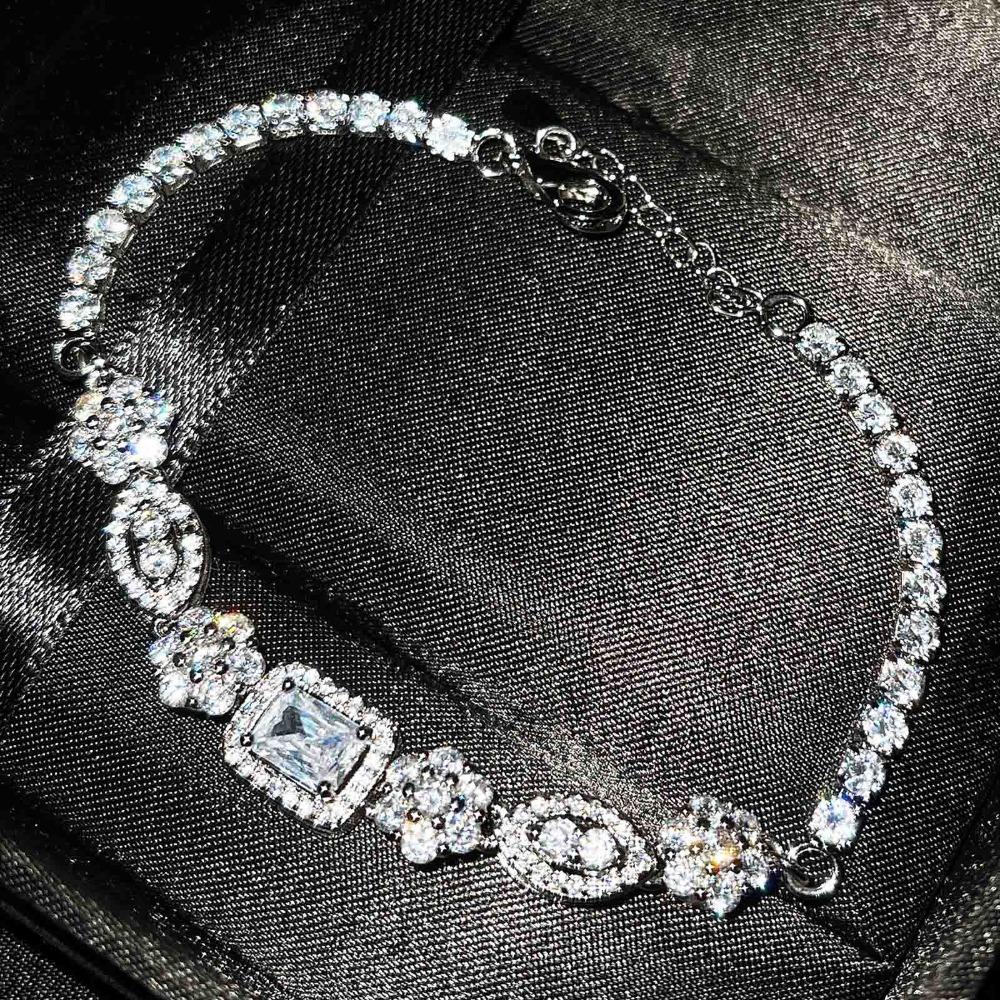 

Women Bracelet High Carbon Diamond S925 Silver Plated Minimalist Style Imitation Moissanite Jewelry