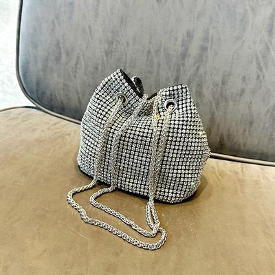 Glänzende Strasssteine, Nischen-Eimer, Voll mit Diamanten, Kordelzug-Design mit Kette, Modischer Rucksack, Hochwertiges Einzelzimmer