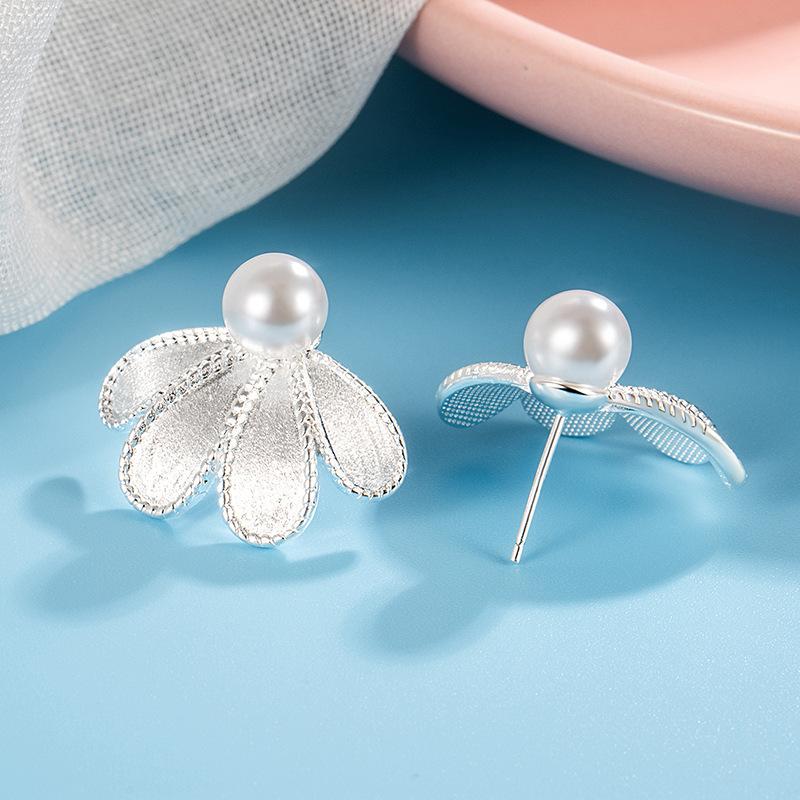 

Women Elegant Flower Pearl Ear Stud Earrings one size белый