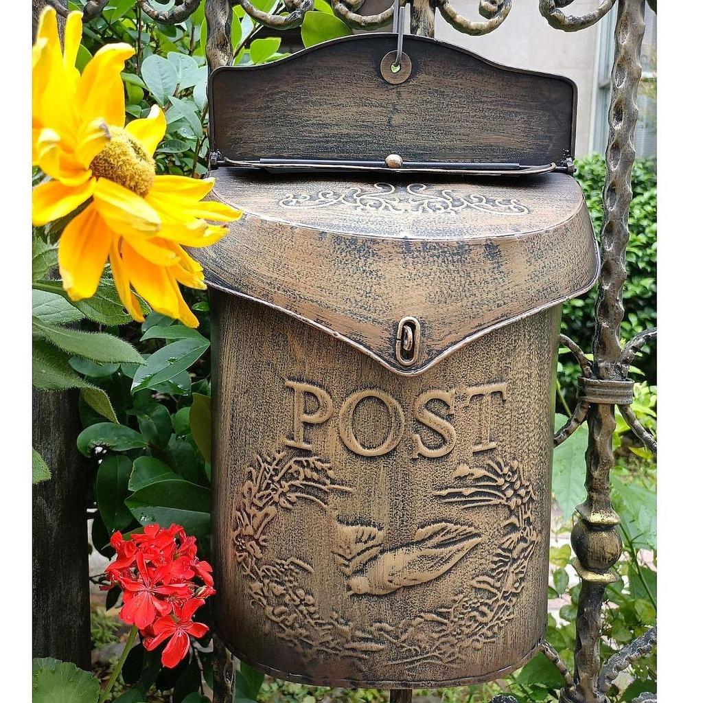 Vintage Wandbriefkasten aus Eisen, Rustikaler floraler Zeitschriftenkasten, Retro geprägte hängende Gartendekoration, Outdoor Villa Wandbriefkasten