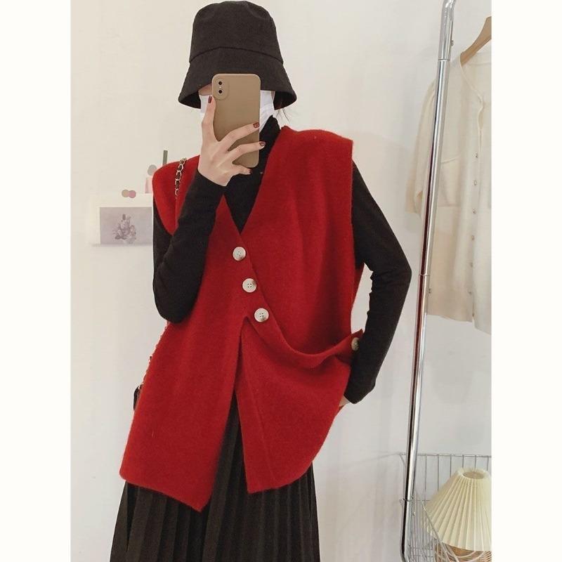 Design Oblique Button V-neck Knitted Vest Cardigan Women's Korean Version Loose Lazy Sleeveless Sweater Vest Outer Wear Vest Woman
