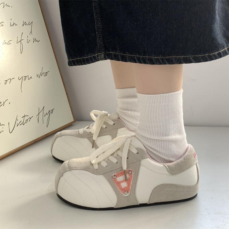 Round head strap flat bottom women's new autumn casual fashion with skirt soft baseplate shoes tide