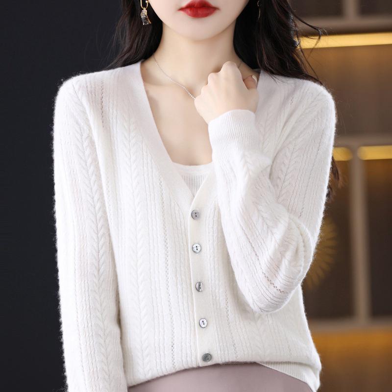 Spring 2023 Women's V-Neck Loose Knitted Cardigan with Sweater Collar