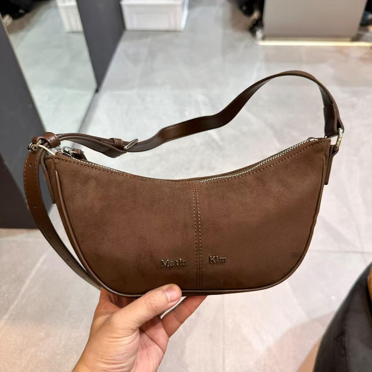 

New Korean Crescent Bag for Women, Niche Saddle, Single Shoulder, Hand-held Crossbody Bag