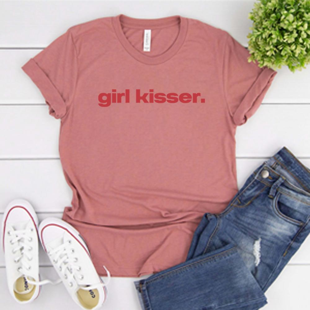 Lesbian Girl Kisser Pride LGBTQ WLW Pansexual Bisexual T-Shirt Y2k Shirt Streetwear Retro Short Sleeves Shirts Unisex Casual Tops