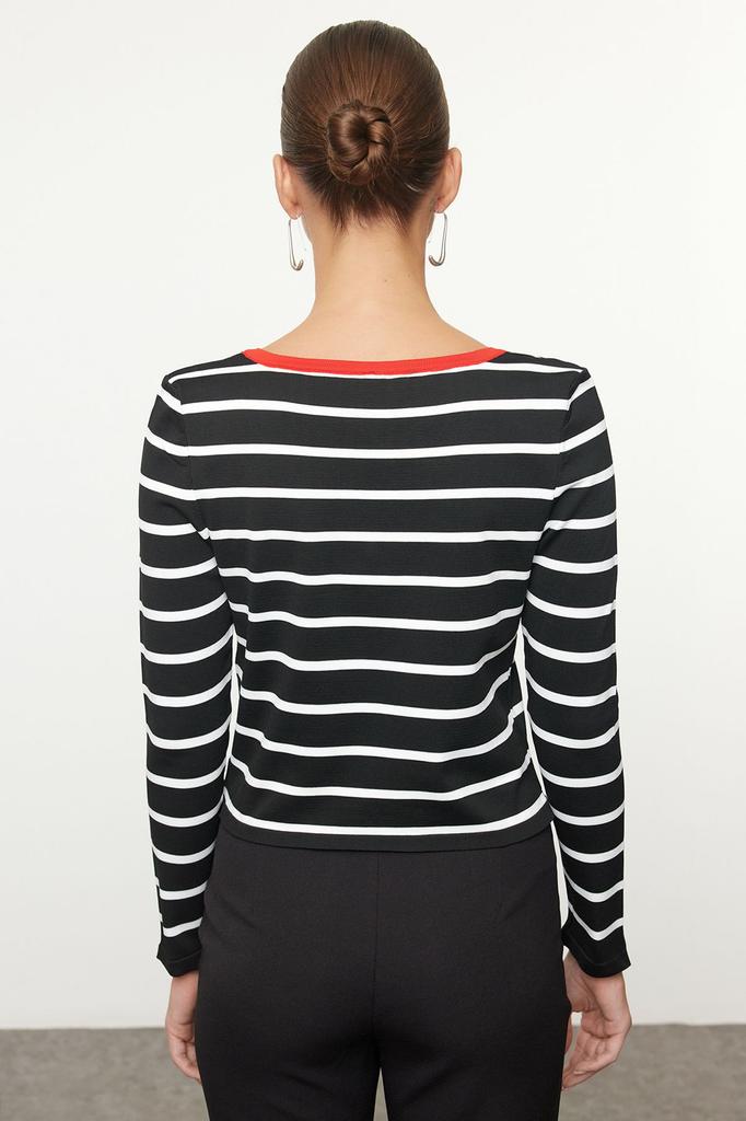 Women's Elegance Style Sweater Black Crop Striped V-Neck Knitwear Sweater