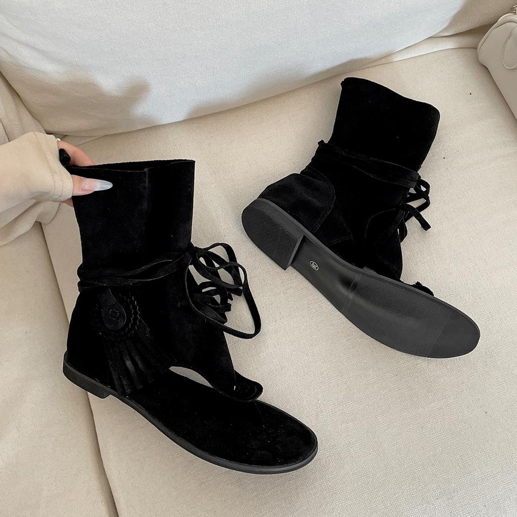 Internet celebrity explosion retro flat herringbone sandals women 2025 new summer wear with skirt versatile non-slip cool boots