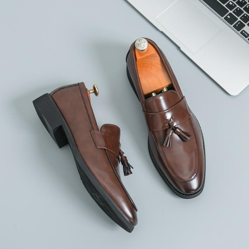 Fashion Men Anti Slip on Flats Ultra-light Pu Casual Leather Shoes Comfortable Man Loafers Lightweight Driving Shoes Moccasins