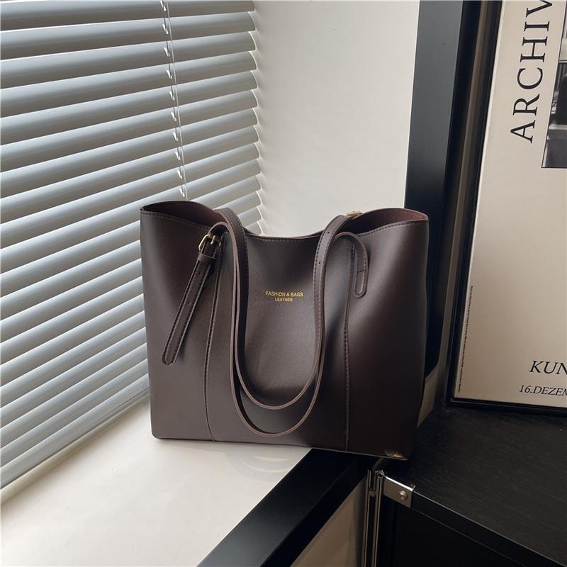 High texture fashionable versatile bag women 2025 new trendy summer large capacity niche light luxury shoulder tote bag women