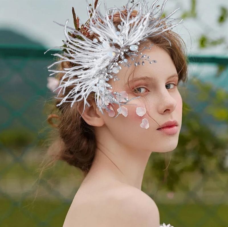 White Feather Tiaras Crystal Hair Clip for Bridal Stylish Wedding Headpiece Accessories Engagement Party Hair Accessory