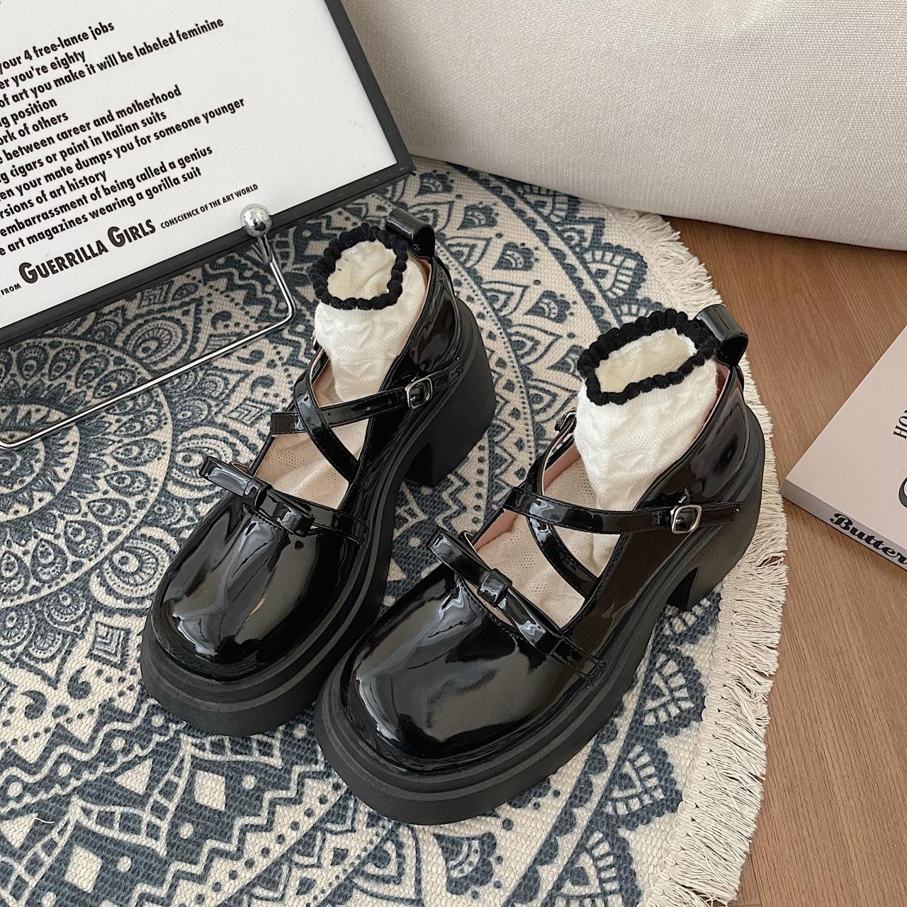 Женские серебристые туфли Мэри Джейн на платформе в стиле ретро — фото 8