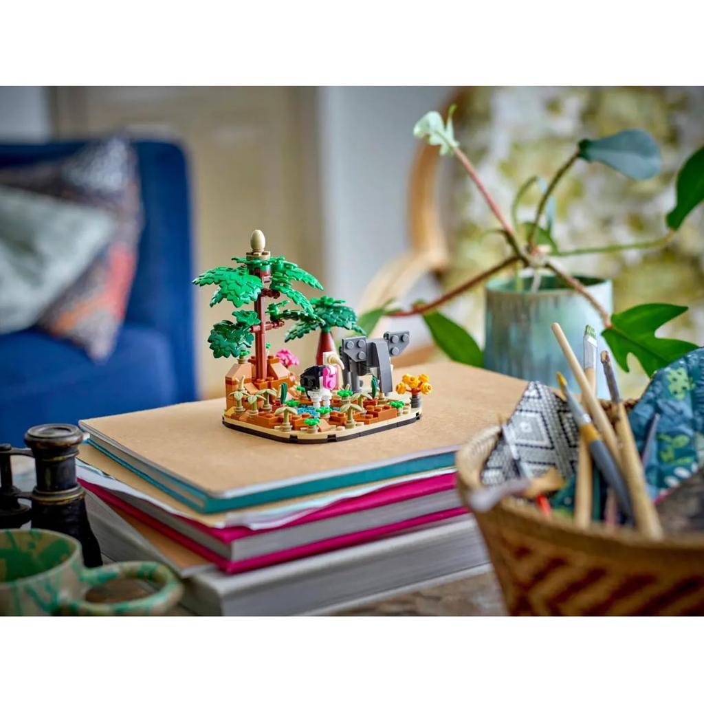 LEGO African Savannah Diorama 40784