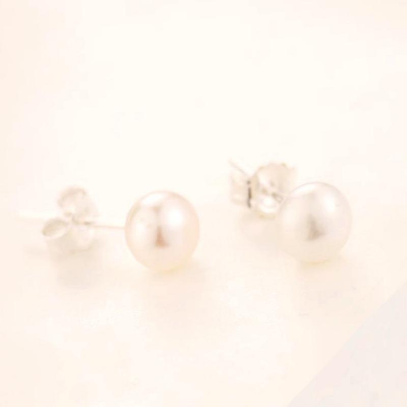 New Baroque Pearl Earrings for Women Small Temperament Flat Round Gentle Irregular Elegant Simple Cute Ear Jewelry