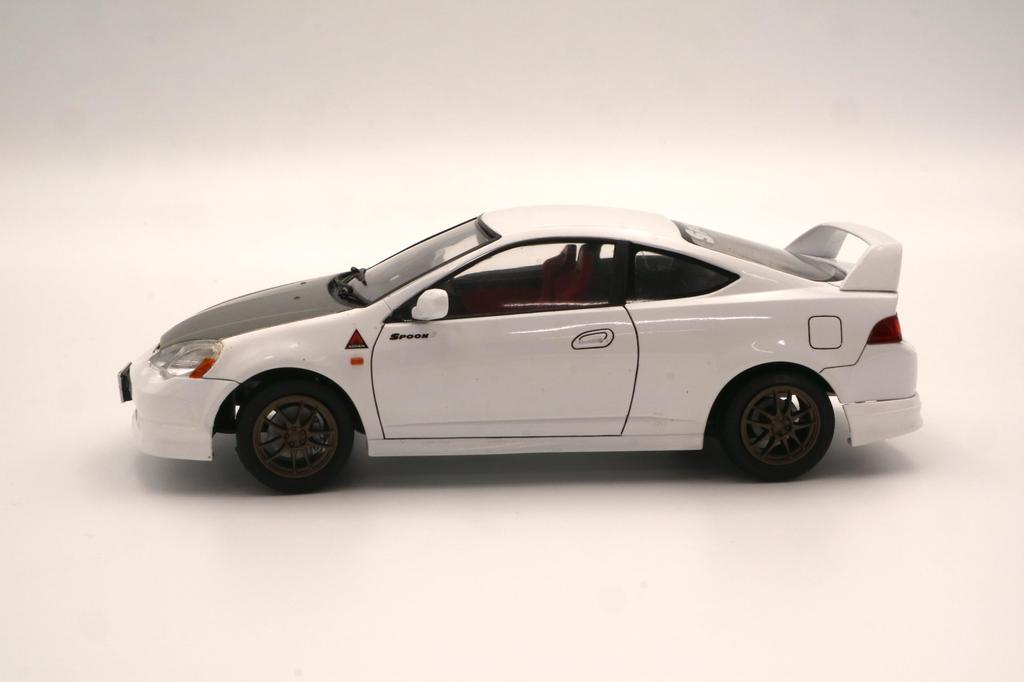 Plastikový model Inch Up Series Spoon, nový Integra Type R DC5, č. 290, měřítko 1/24.