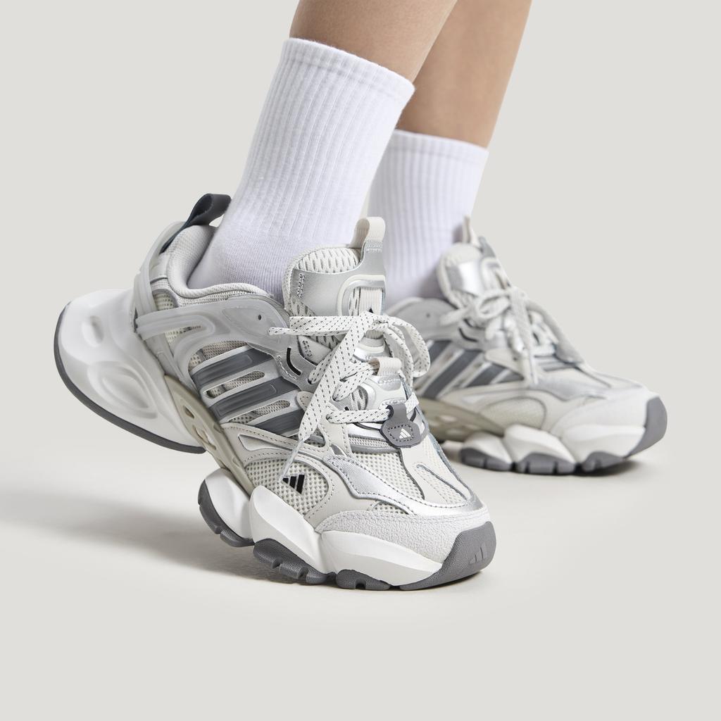 adidas XLG Runner Deluxe Gris Argent Blanc