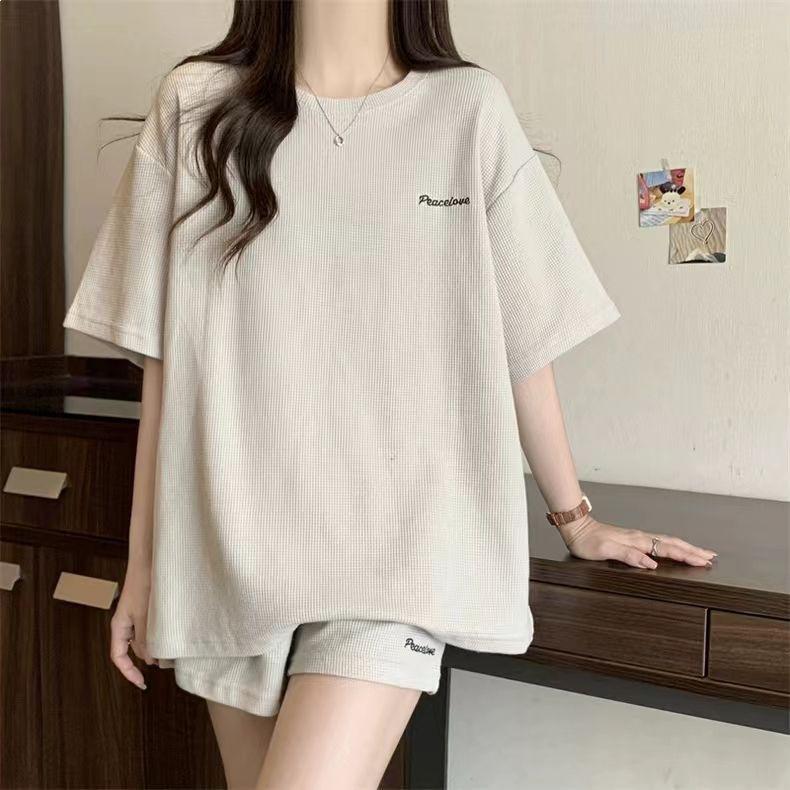 Trendy Summer Two-Piece Running Set: Loose Fit Short-Sleeve Top & Slimming Shorts for Female Students