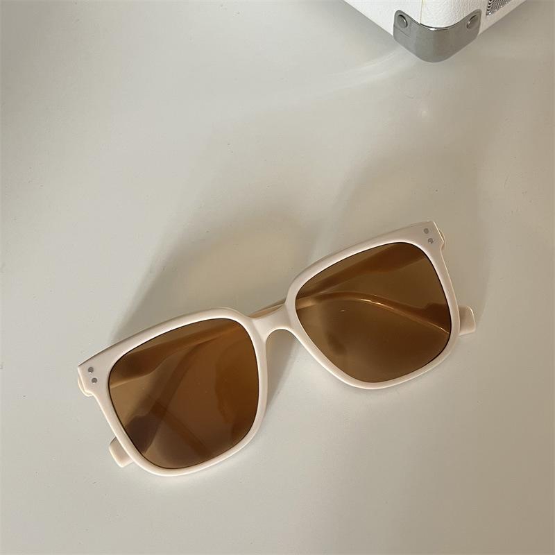 

Нові модні жіночі сонцезахисні окуляри Брендові дизайнерські ретро прямокутні сонцезахисні окуляри Жіночі Ins Популярні кольорові старовинні квадратні окуляри