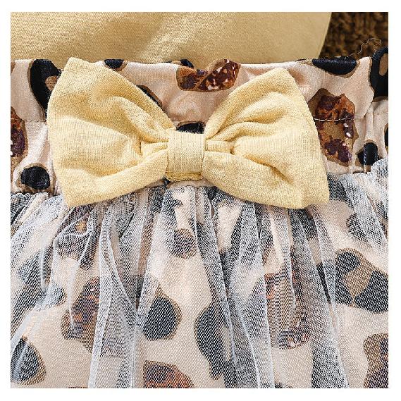 Mädchenbekleidung Doppellagiges Oberteil mit Flatterärmeln und Buchstabenprint mit Laternen-Schleifenshorts Trendiges Mädchen-Set