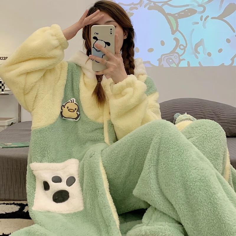 Cute Women s Winter Hooded Coral Fleece Pajama Set One Size (fits 40-80kg)