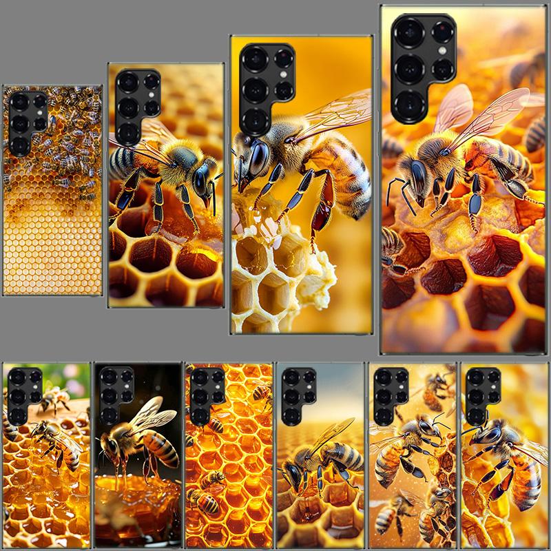 Bees and Honey in the Honeycomb Phone Case For Samsung Galaxy S24 S23 S21 S20 FE S22 S26 Ultra S25 Edge S10 Plus Cover Clear TPU