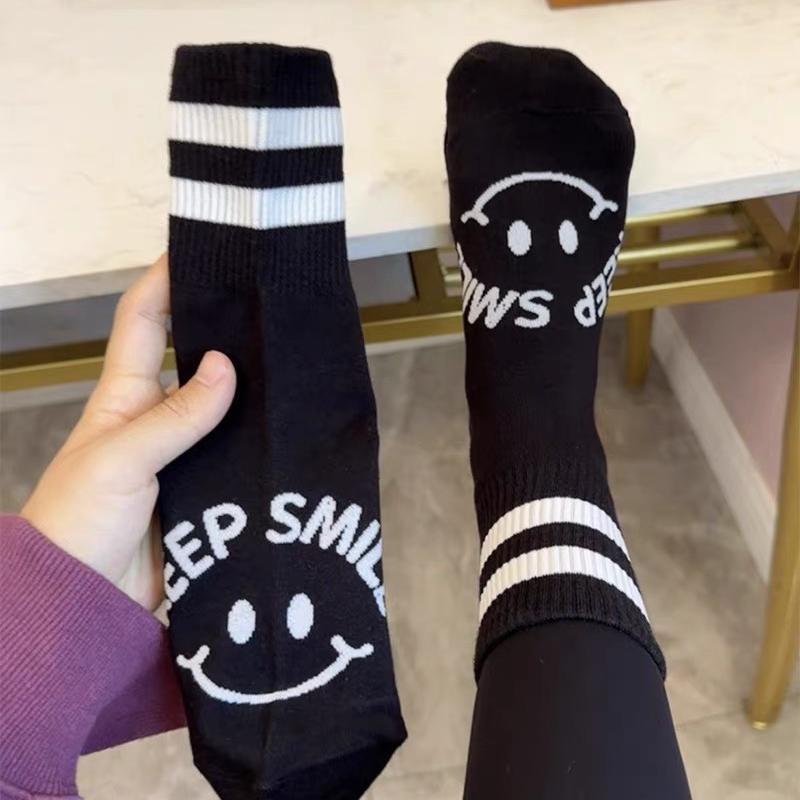 Dongdaemun Parallel Bar Striped Smiley Face Socks Cotton Socks Black And White Medium Tube Socks With Shark Pants Sports Socks