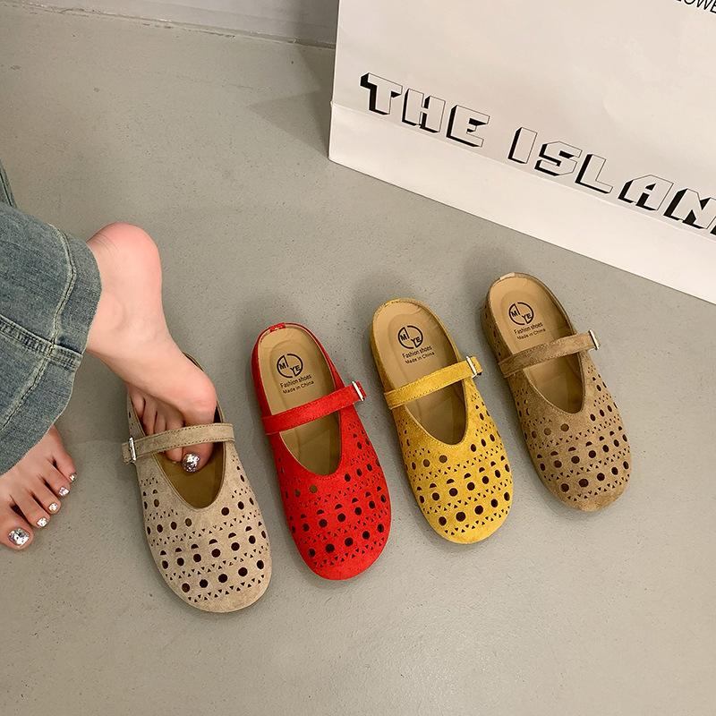 Retro niche design versatile Birkenstock slippers women's single shoes 2025 new stepping on shit soft sole hollow bag head sandals