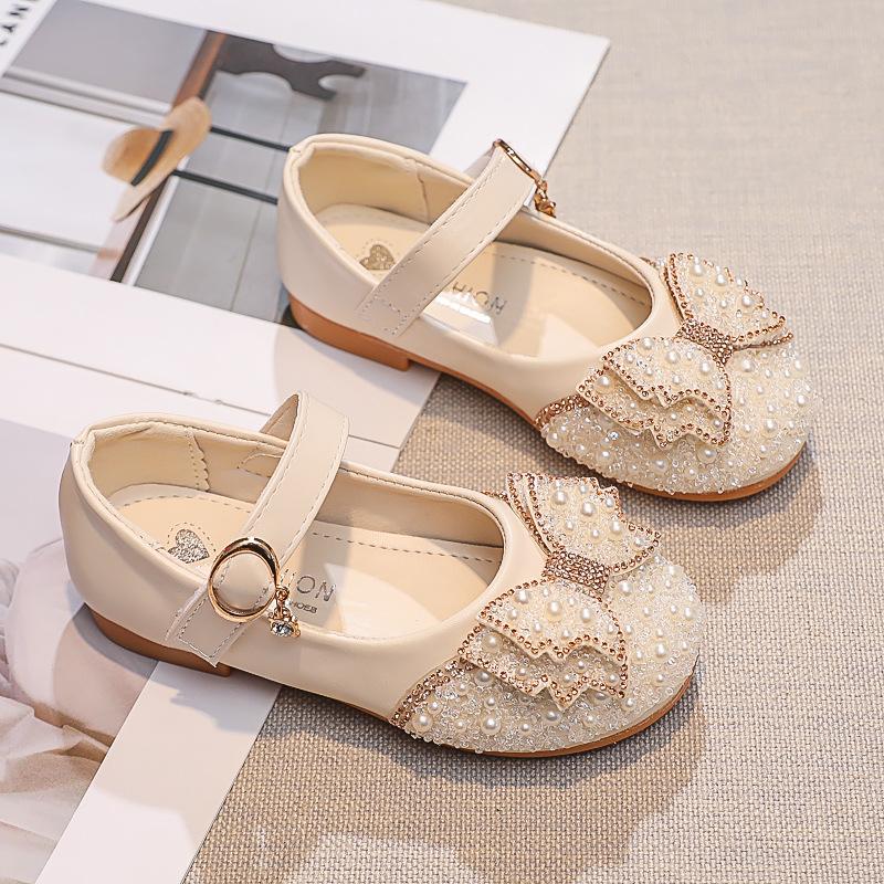 

Girls leather shoes with bow, shiny rhinestones and pearls, fairy princess shoes, stylish children s sequin flats for little girls 26-30One Hand Shot5Double