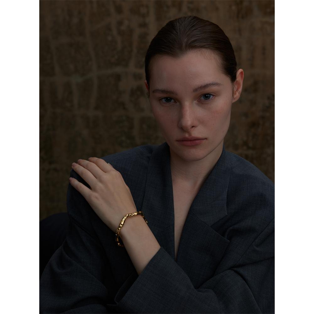 High Quality Rust Proof Hammer Shaped Cuff Bracelet, Personalized Jewelry with Minimalist Design, Versatile Jewelry for Self Wearing/gift Giving.