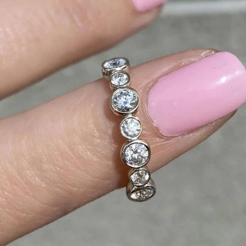 Zircon diamond ring for women, niche design high-end index finger ring, exquisite and simple daily commuter jewelry.