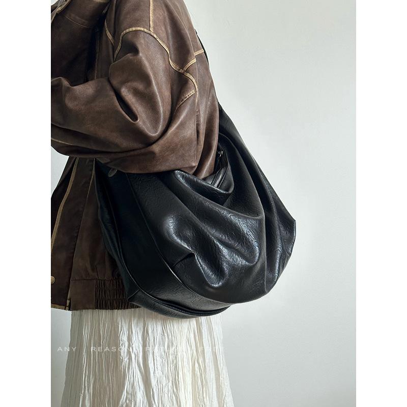 Soft Leather Large-capacity Black Dumpling Bag Women's 2025 New Retro High-end Casual One-shoulder Messenger Tote Bag