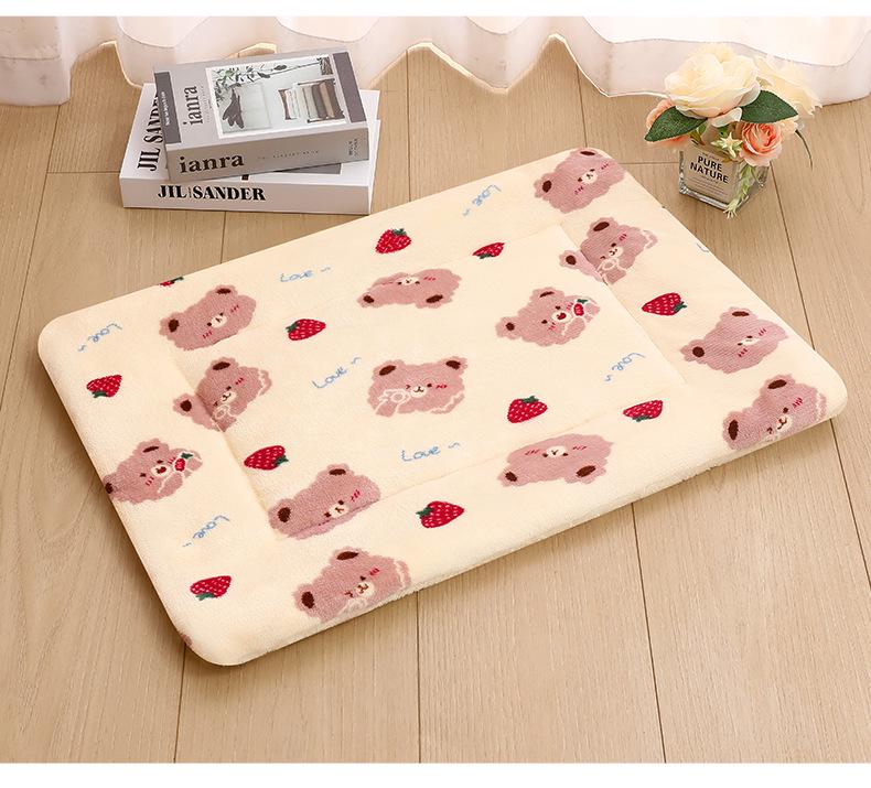 Four Seasons Thickened Plush Pet Mat: Cozy Bed & Blanket for Cats and Dogs