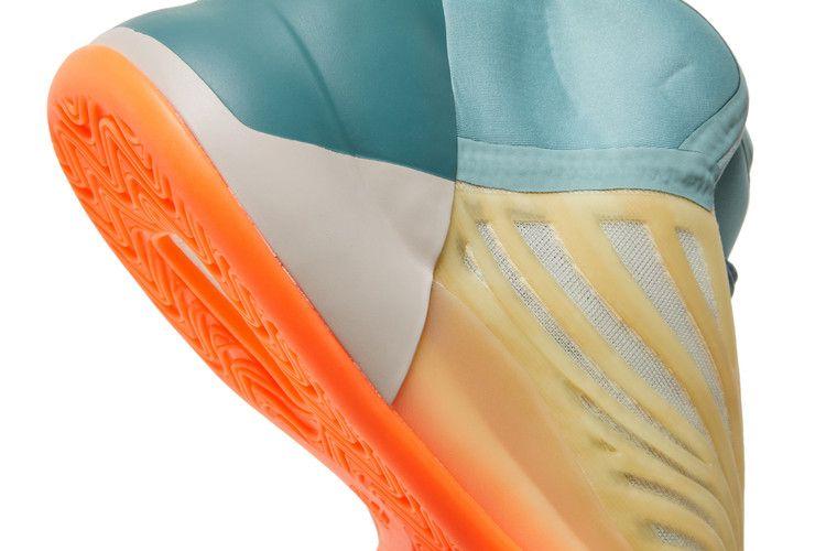 adidas Yeezy QNTM Hi-Res Coral