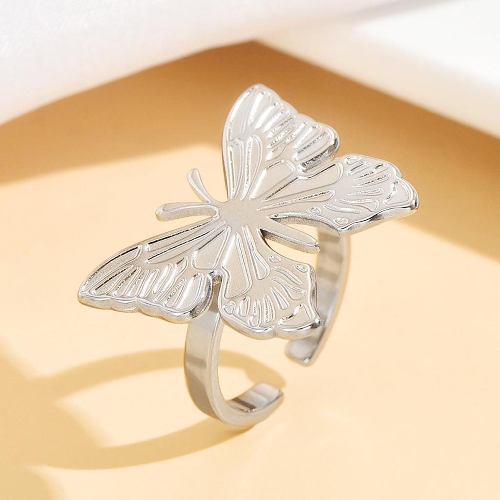 Retro Elegant Butterfly Ring: Pastoral Style Adjustable Stainless Steel Jewelry for Women.