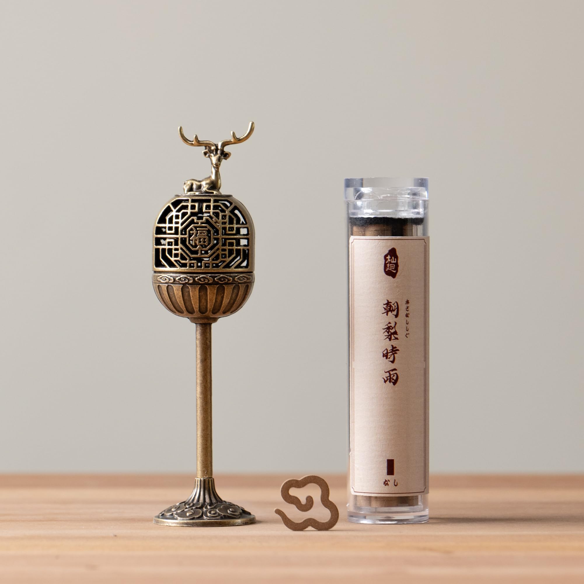 

японской подставкой для благовоний, которая предотвращает попадание пепла, стильными благовониями, мини-буддийским алтарем для благовоний, разными предметами для буддистов с благовонными палочками олений