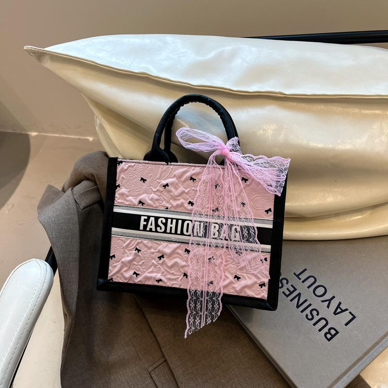 

Large capacity beautiful tote bag women s personality trend niche commuter handbag literary shoulder bag leisure bag розовый